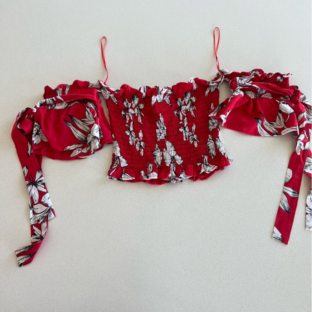 Rue Stiic the port top red floral pattern. Size XS